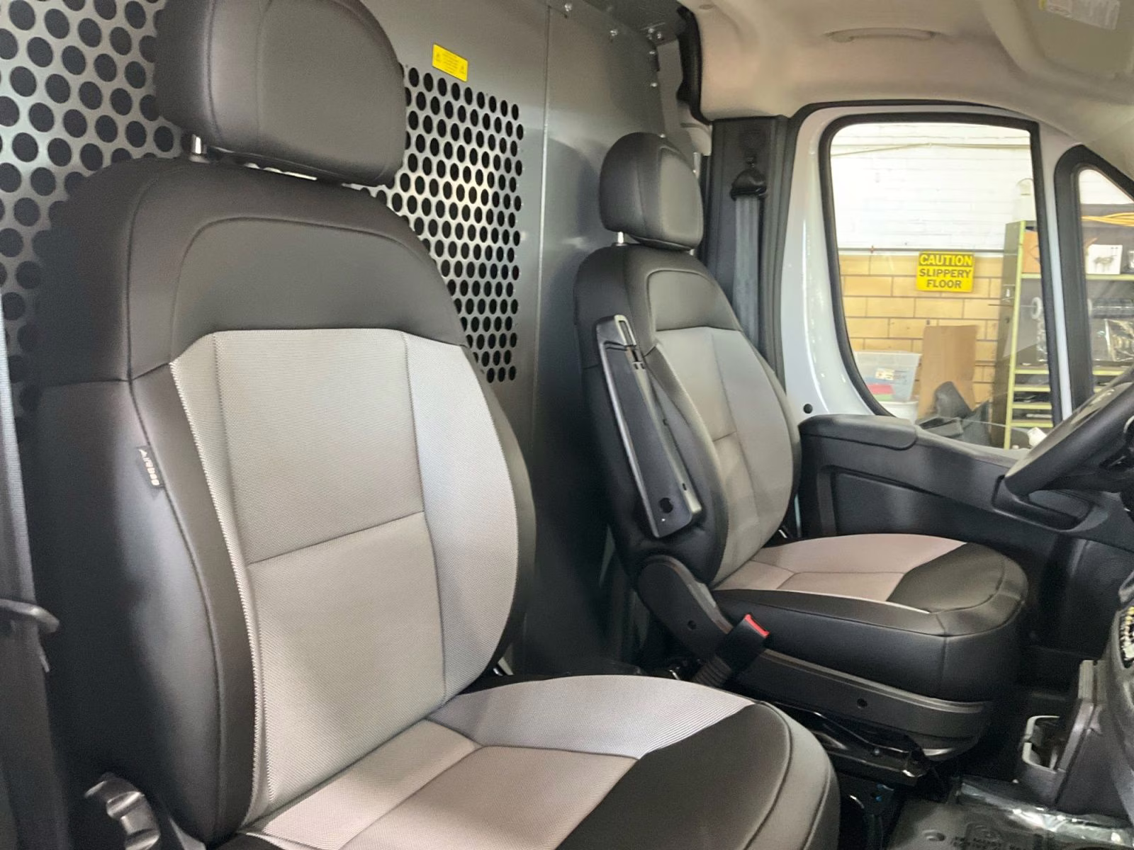 2025 Bright White Clearcoat Ram Promaster 2500 Low Roof Tradesman FWD Van