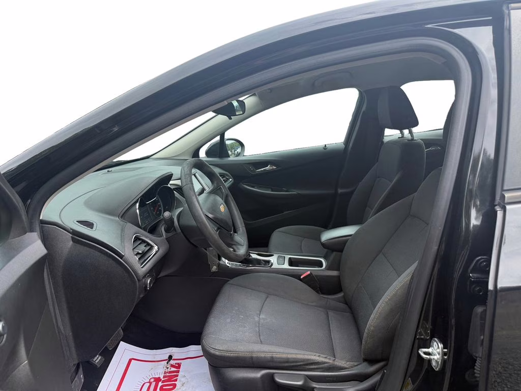 2018 Mosaic Black Metallic Chevrolet Cruze LS FWD Sedan