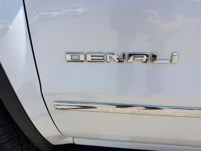 2017 White Frost Tricoat GMC Sierra 1500 Denali 4X4 Truck