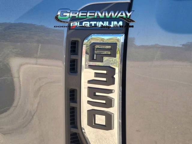 2024 Gray Metallic Ford Super Duty F-350 DRW Platinum 4X4 Truck
