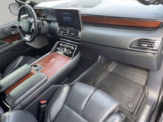 2022 Black Metallic Lincoln Navigator Reserve 4X4 SUV