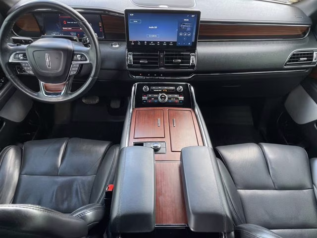 2022 Black Metallic Lincoln Navigator Reserve 4X4 SUV