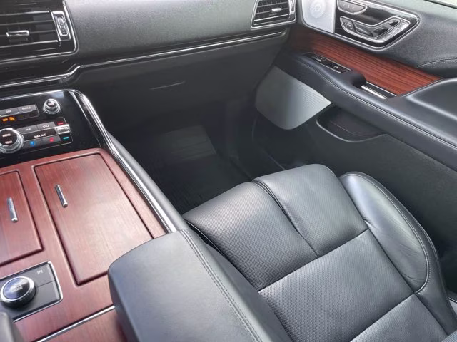 2022 Black Metallic Lincoln Navigator Reserve 4X4 SUV