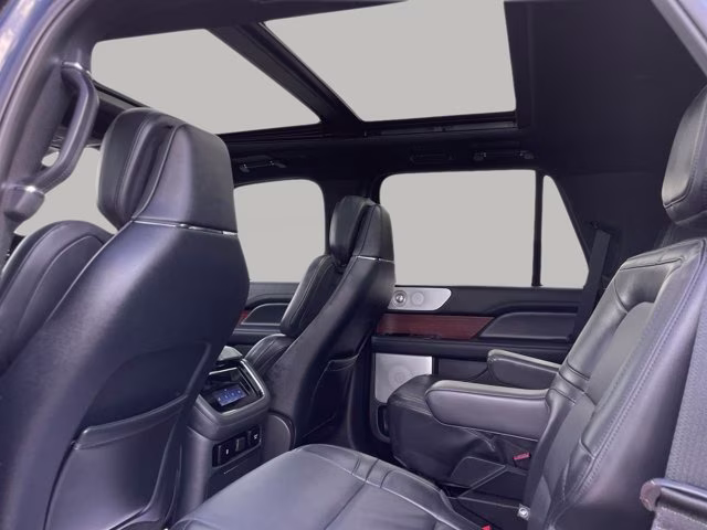 2022 Black Metallic Lincoln Navigator Reserve 4X4 SUV