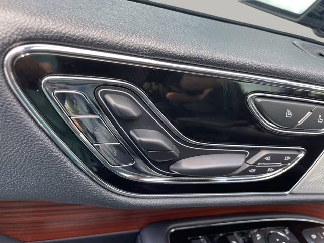 2022 Black Metallic Lincoln Navigator Reserve 4X4 SUV