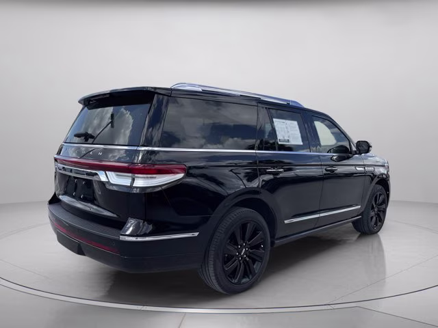 2022 Black Metallic Lincoln Navigator Reserve 4X4 SUV