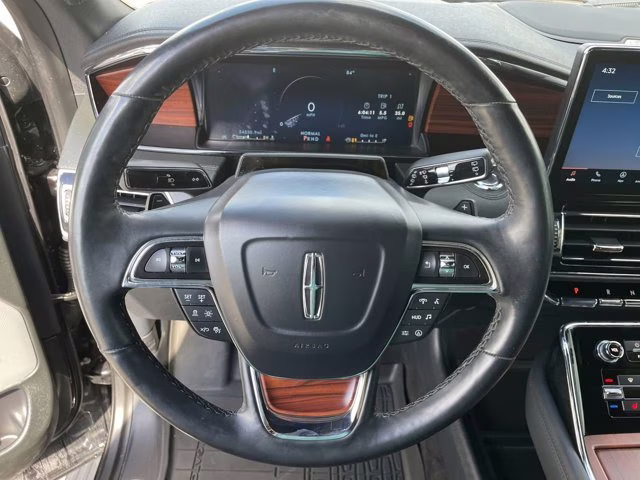 2022 Black Metallic Lincoln Navigator Reserve 4X4 SUV
