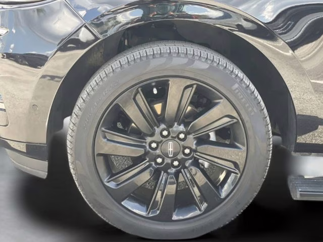 2022 Black Metallic Lincoln Navigator Reserve 4X4 SUV