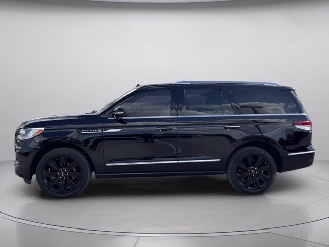 2022 Black Metallic Lincoln Navigator Reserve 4X4 SUV