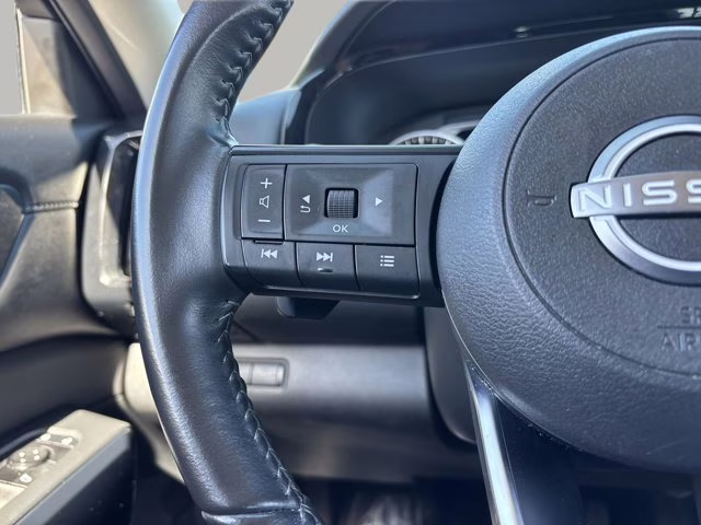 2024 Pearl White Tricoat Nissan Pathfinder SV FWD SUV