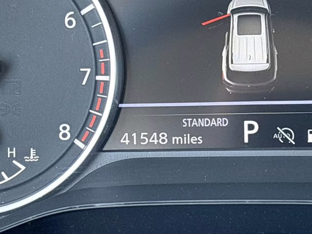 2024 Pearl White Tricoat Nissan Pathfinder SV FWD SUV
