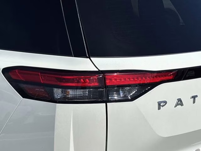 2024 Pearl White Tricoat Nissan Pathfinder SV FWD SUV