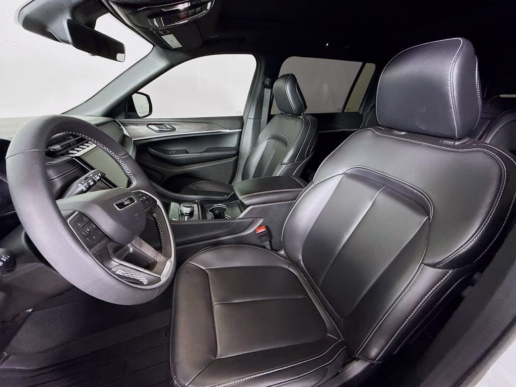 2025 Bright White Clearcoat Jeep Grand Cherokee L Limited 4X4 SUV