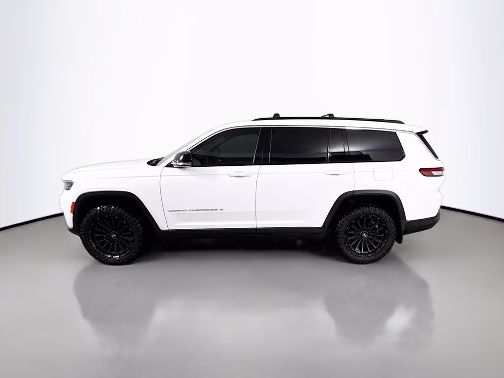 2025 Bright White Clearcoat Jeep Grand Cherokee L Limited 4X4 SUV