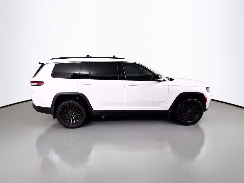 2025 Bright White Clearcoat Jeep Grand Cherokee L Limited 4X4 SUV