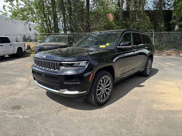 2025 Diamond Black Crystal Pearlcoat Jeep Grand Cherokee L Summit Reserve 4X4 SUV
