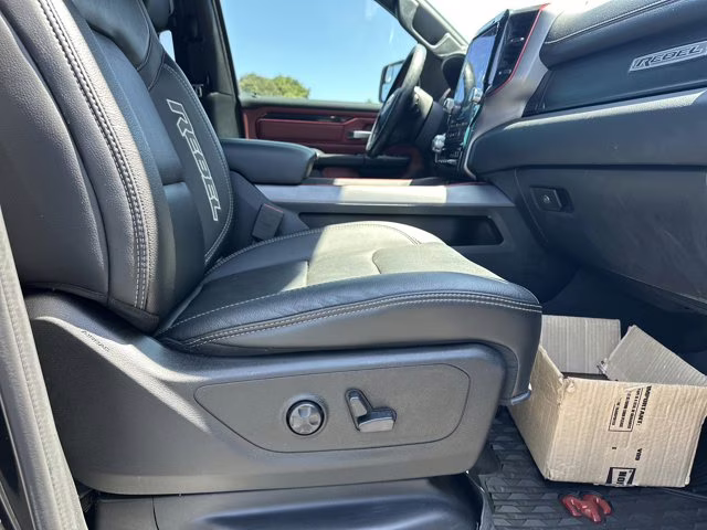 2019 Diamond Black Crystal Pearlcoat Ram 1500 Rebel 4X4 Truck