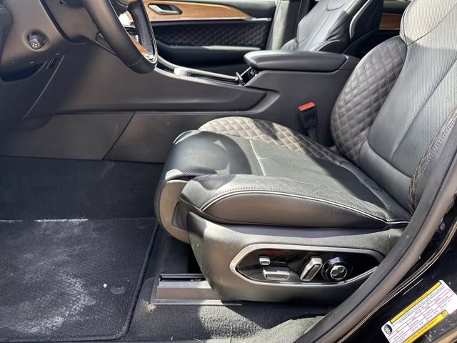 2025 Diamond Black Crystal Pearlcoat Jeep Grand Cherokee L Summit Reserve 4X4 SUV