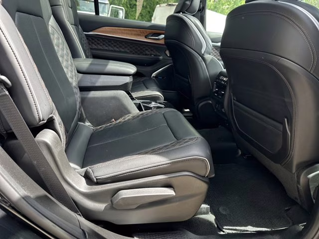 2025 Diamond Black Crystal Pearlcoat Jeep Grand Cherokee L Summit Reserve 4X4 SUV