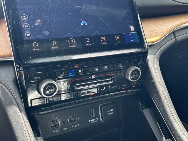 2025 Diamond Black Crystal Pearlcoat Jeep Grand Cherokee L Summit Reserve 4X4 SUV