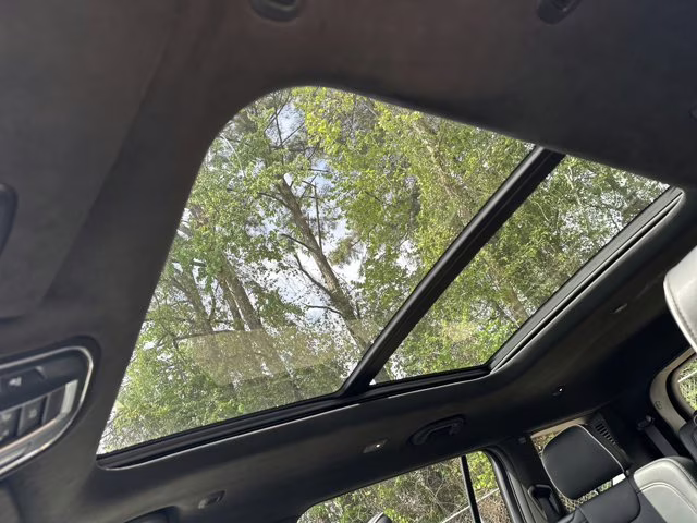 2025 Diamond Black Crystal Pearlcoat Jeep Grand Cherokee L Summit Reserve 4X4 SUV