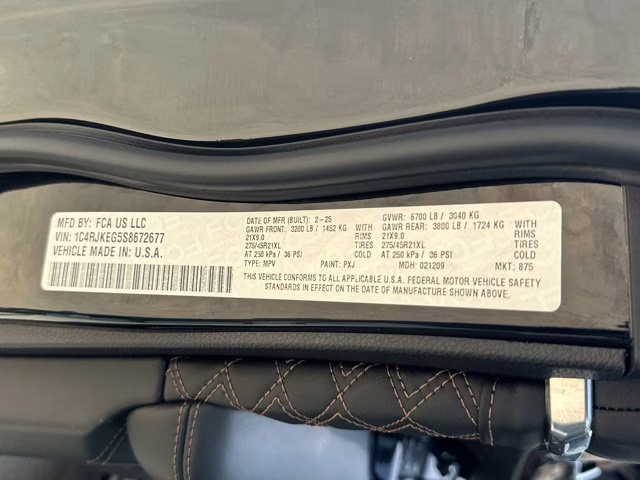 2025 Diamond Black Crystal Pearlcoat Jeep Grand Cherokee L Summit Reserve 4X4 SUV