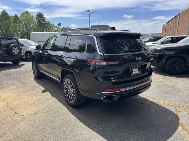 2025 Diamond Black Crystal Pearlcoat Jeep Grand Cherokee L Summit Reserve 4X4 SUV