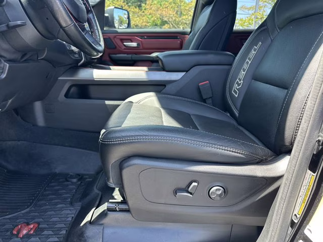 2019 Diamond Black Crystal Pearlcoat Ram 1500 Rebel 4X4 Truck