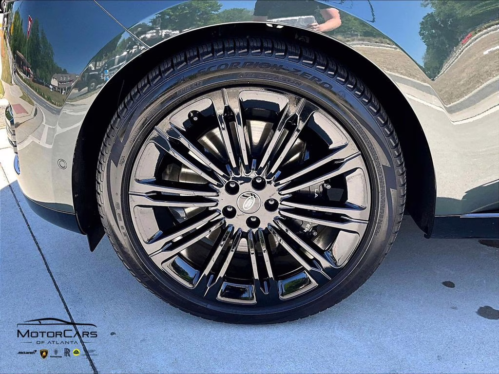 2024 Belgravia Green Metallic Land Rover Range Rover SE AWD SUV