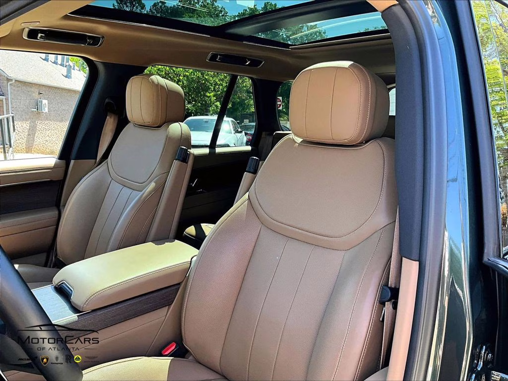 2024 Belgravia Green Metallic Land Rover Range Rover SE AWD SUV