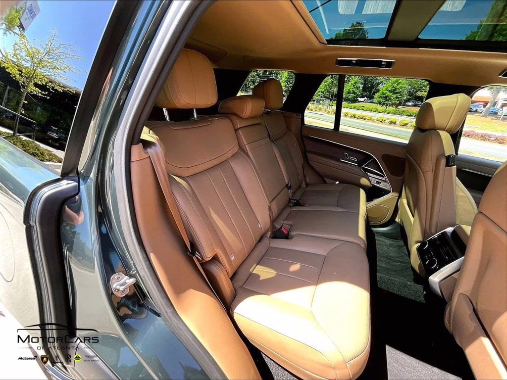 2024 Belgravia Green Metallic Land Rover Range Rover SE AWD SUV