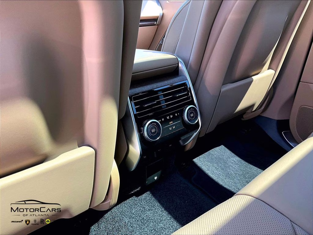 2024 Belgravia Green Metallic Land Rover Range Rover SE AWD SUV