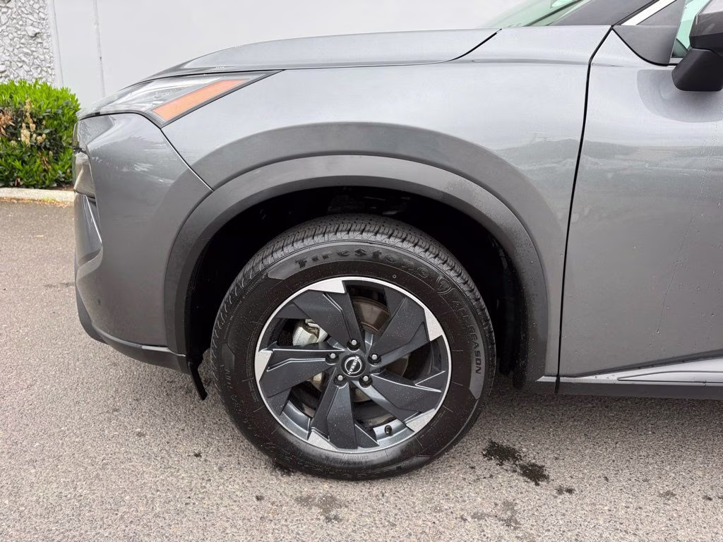 2024 Gun Metallic Nissan Rogue SV AWD SUV