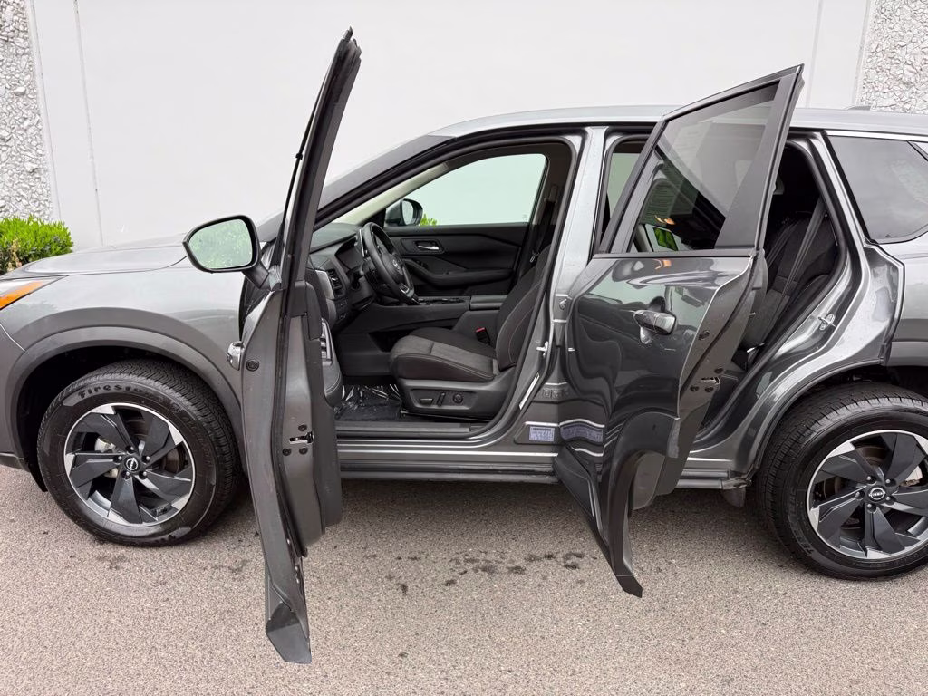 2024 Gun Metallic Nissan Rogue SV AWD SUV
