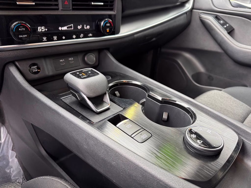2024 Gun Metallic Nissan Rogue SV AWD SUV