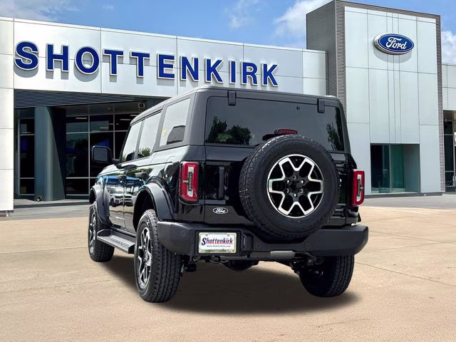 2026 Shadow Black Ford Bronco Outer Banks 4X4 SUV