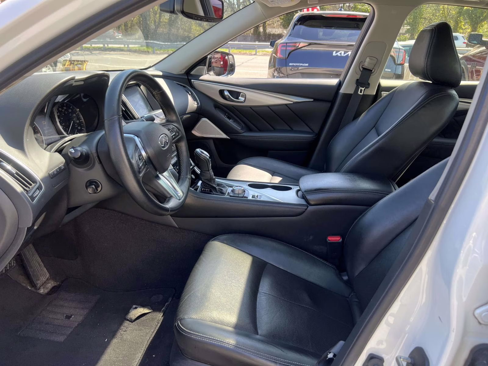 2023 White INFINITI Q50 LUXE AWD AWD Sedan