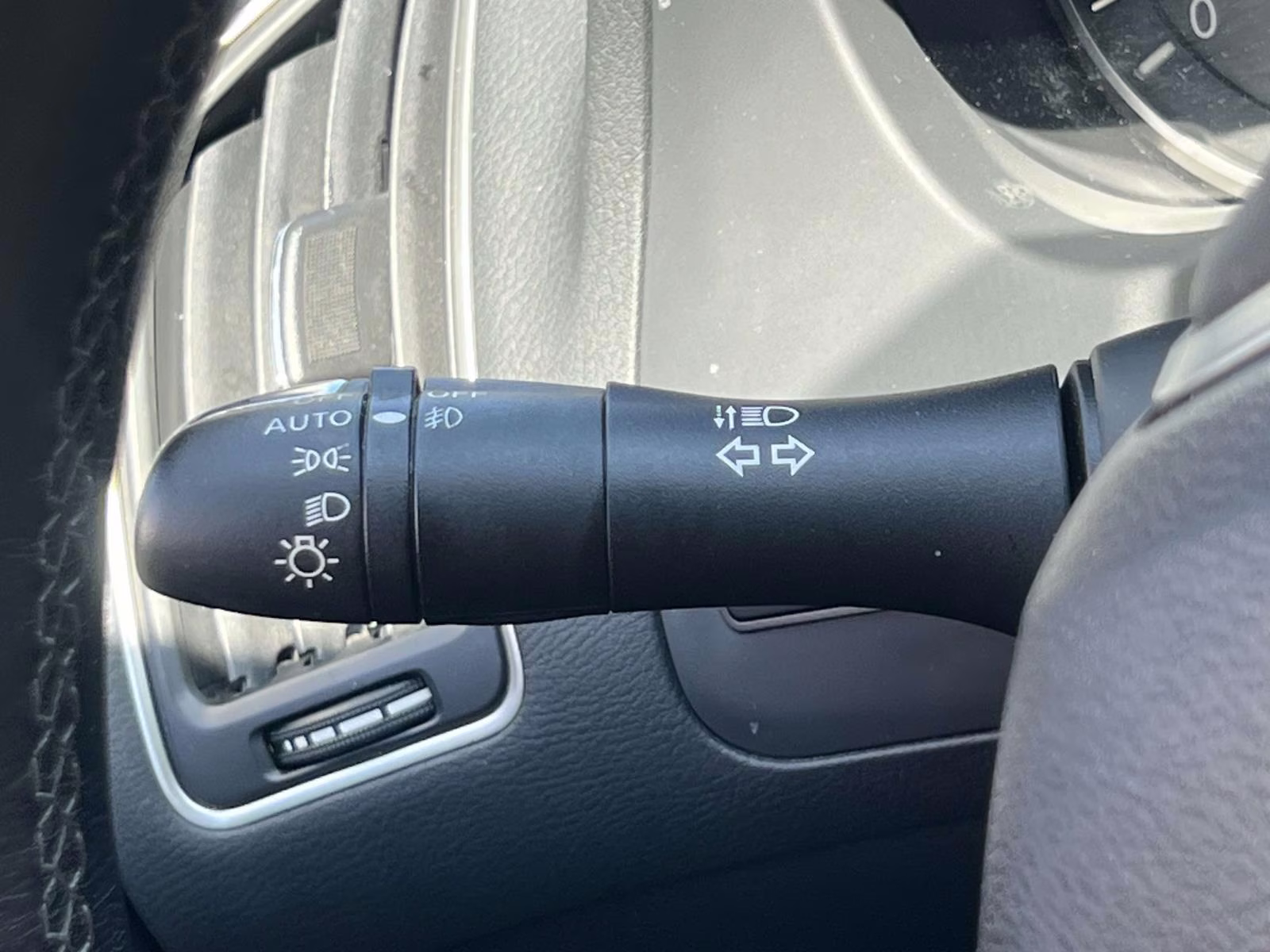 2023 White INFINITI Q50 LUXE AWD AWD Sedan