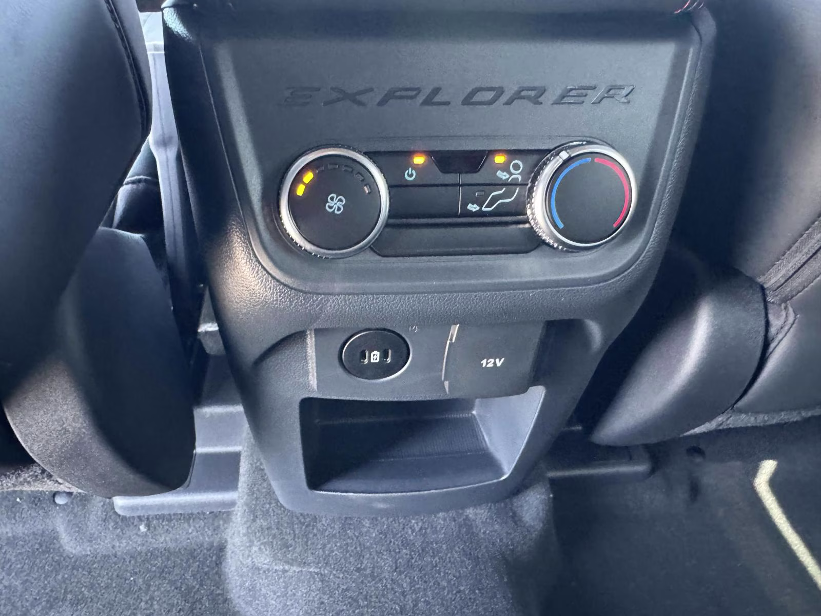 2026 Space White Metallic Ford Explorer ST-Line 4WD 4X4 SUV