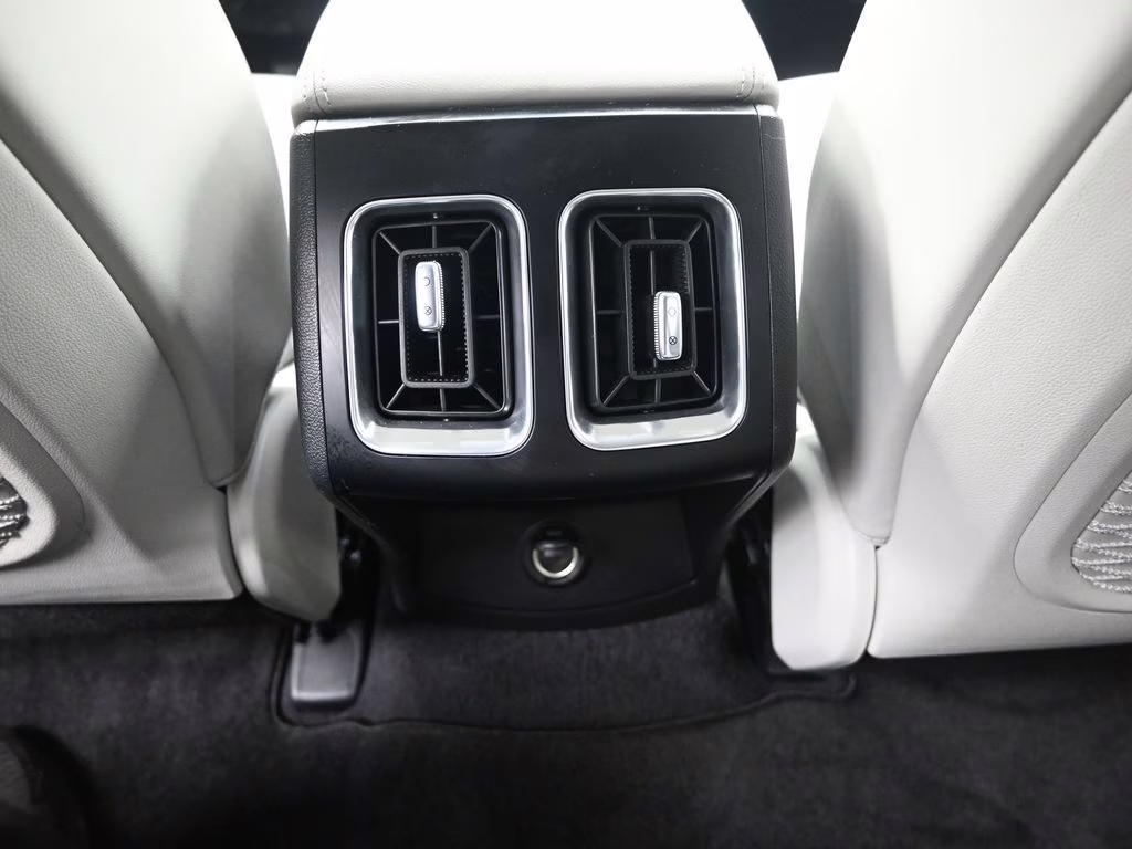 2025 Glacial White Pearl Kia Sorento S FWD SUV