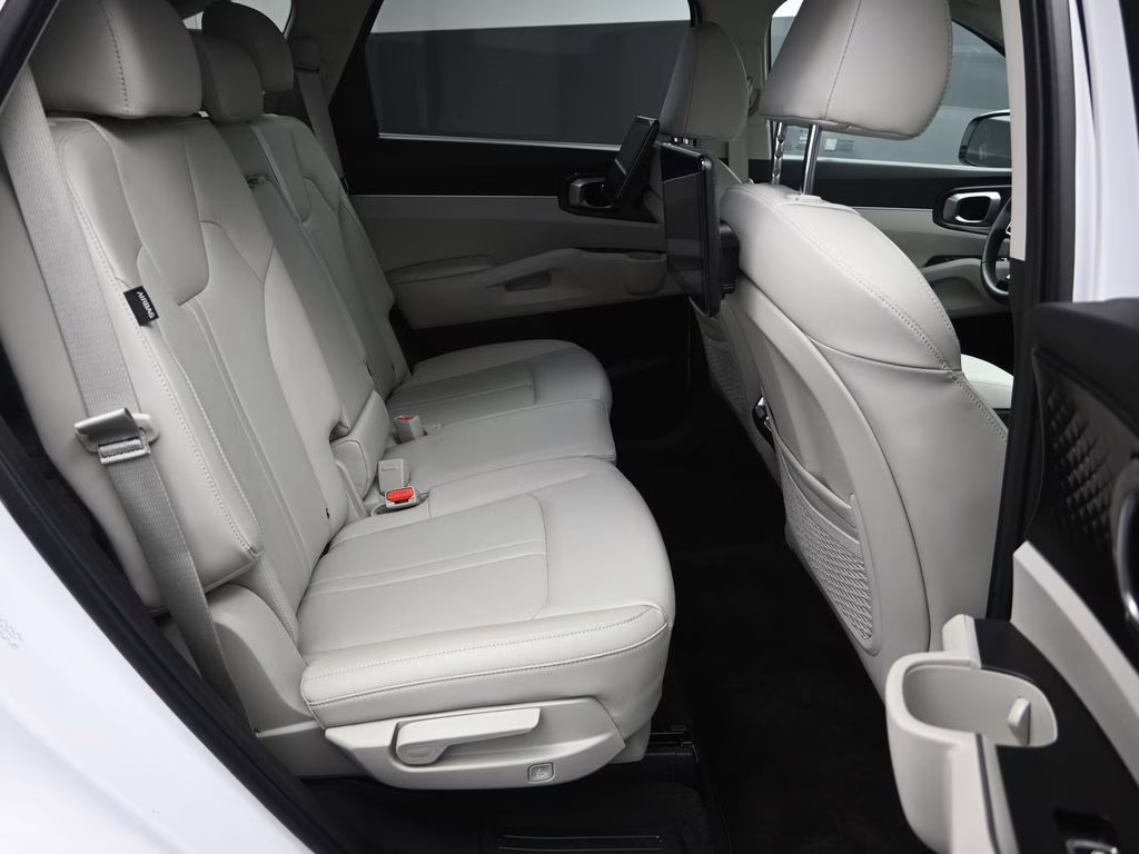 2025 Glacial White Pearl Kia Sorento S FWD SUV