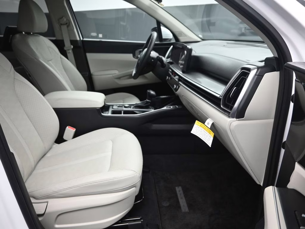 2025 Glacial White Pearl Kia Sorento S FWD SUV