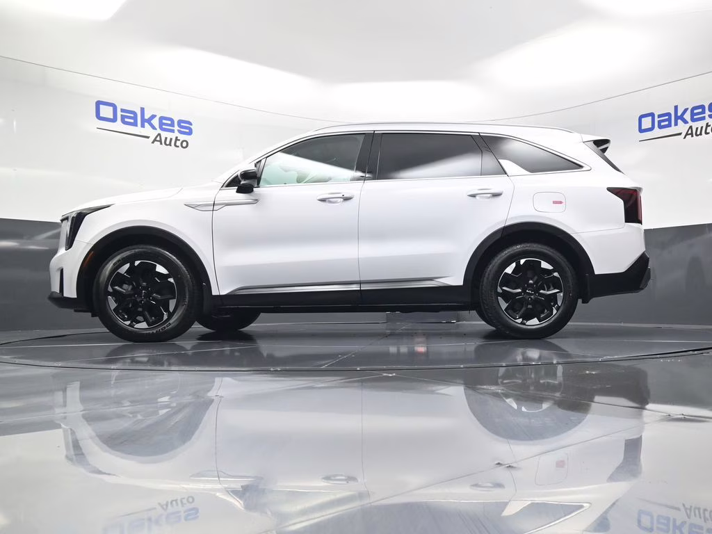 2025 Glacial White Pearl Kia Sorento S FWD SUV
