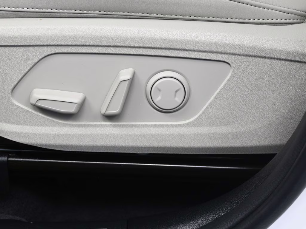 2025 Glacial White Pearl Kia Sorento S FWD SUV