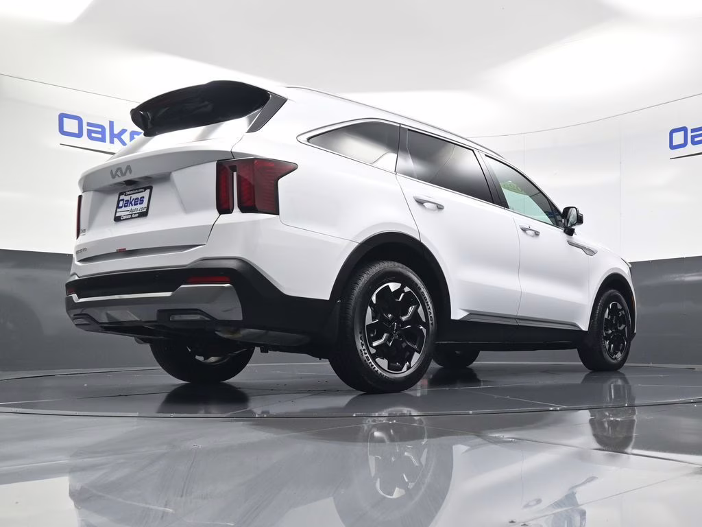 2025 Glacial White Pearl Kia Sorento S FWD SUV