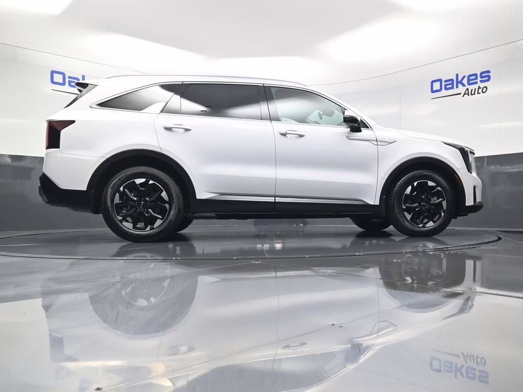 2025 Glacial White Pearl Kia Sorento S FWD SUV