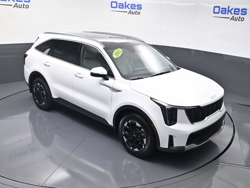 2025 Glacial White Pearl Kia Sorento S FWD SUV