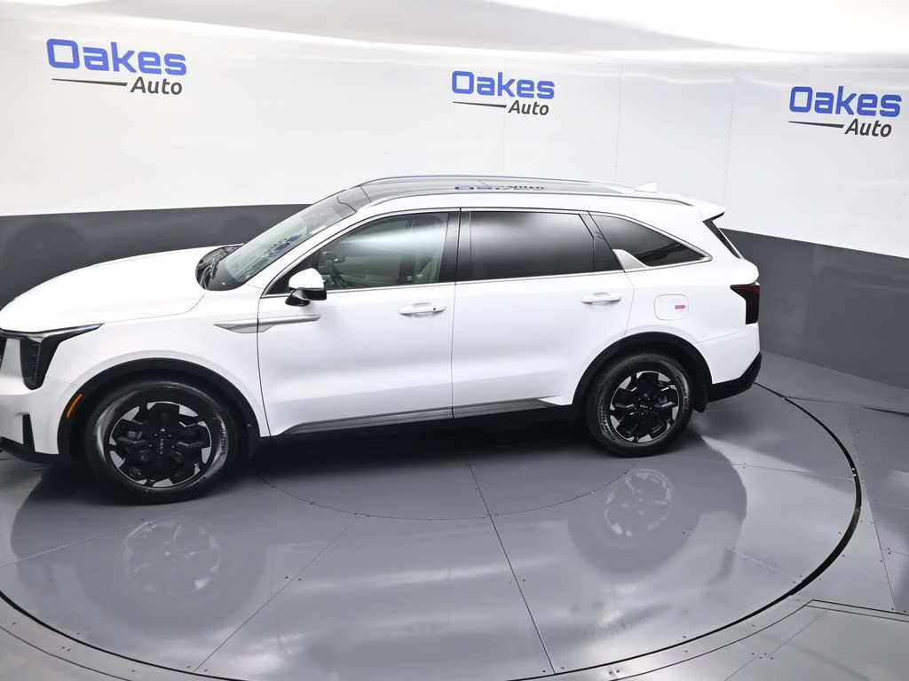 2025 Glacial White Pearl Kia Sorento S FWD SUV