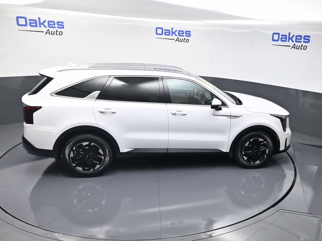 2025 Glacial White Pearl Kia Sorento S FWD SUV