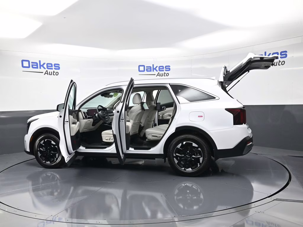 2025 Glacial White Pearl Kia Sorento S FWD SUV